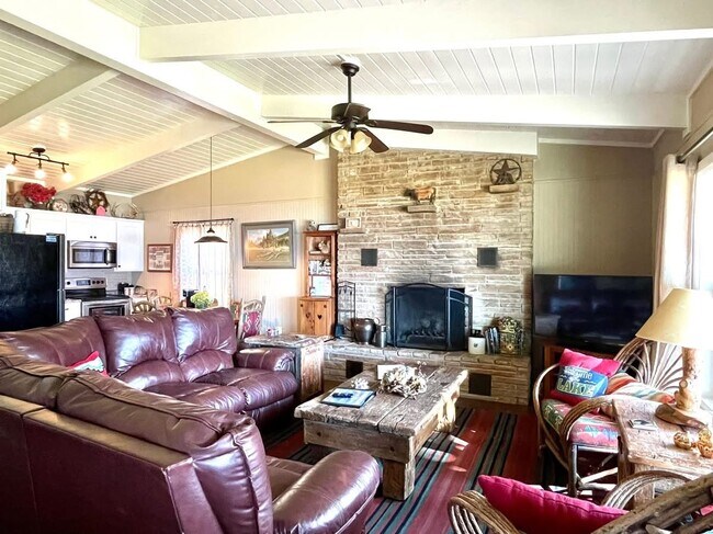 Foto del edificio - 1114 W 17th St