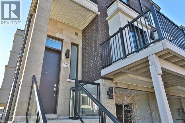 Building Photo - 220 Vellwood Common