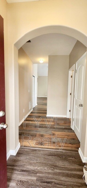 Foto del edificio - 5728 Passage Creek Dr