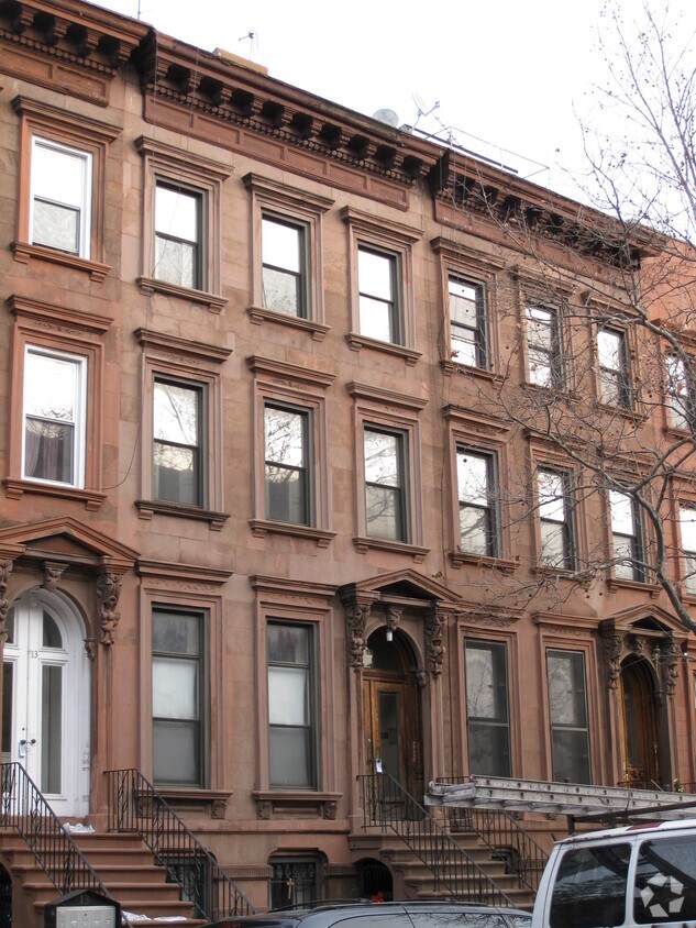 Foto del edificio - 15 Brevoort Pl