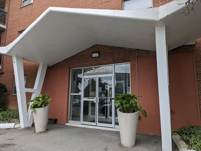 Building Photo - 3450-3450 Fieldgate Dr