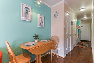 Building Photo - 6102 Seawall Blvd