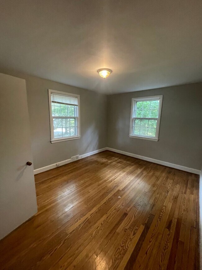 Building Photo - 1442 Revere Rd