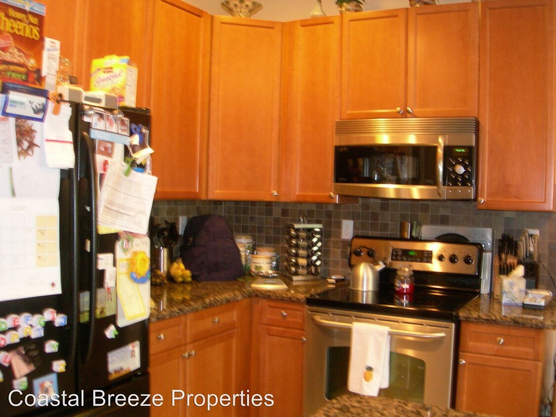 Primary Photo - 212 Lake Monterey Cir