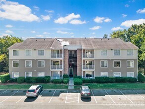 Building Photo - 9531 University Terrace Dr
