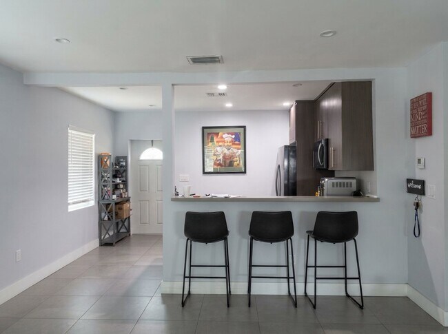 Foto del edificio - 5411 SW 7th St