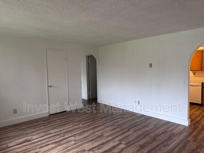 Foto del edificio - 4212 NE 137th Ave