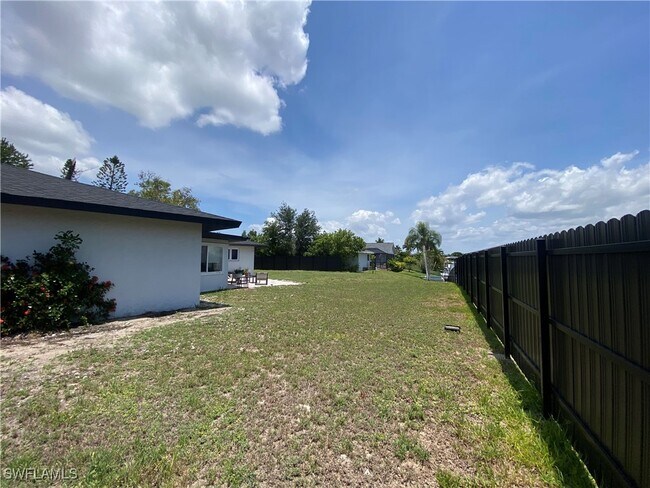 Building Photo - 3303 Country Club Blvd