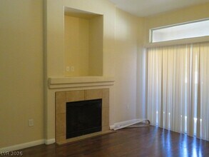 Building Photo - 2305 W Horizon Ridge Pkwy