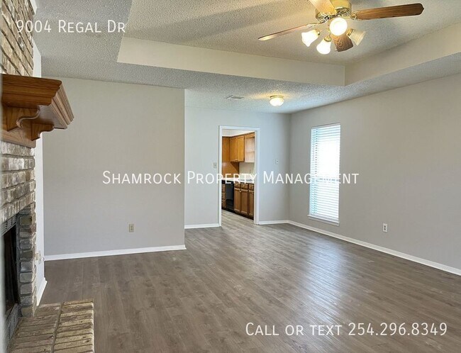Building Photo - Midway Duplex