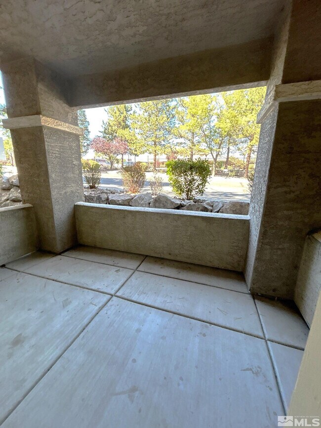 Building Photo - 900 S Meadows Pkwy