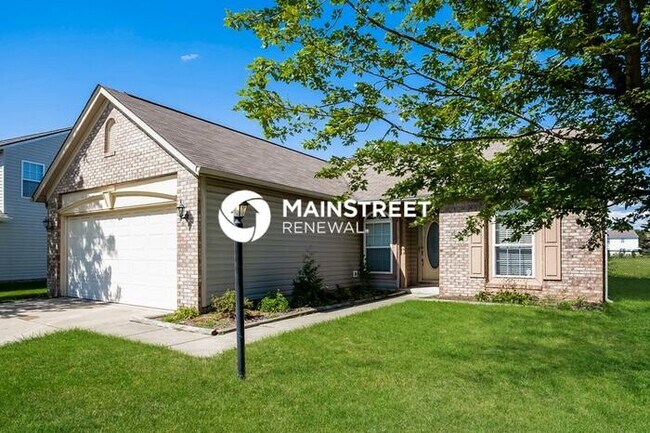 Building Photo - 3 Bedroom Pet-Friendly Home in Indianapolis, IN with Main Street Renewal