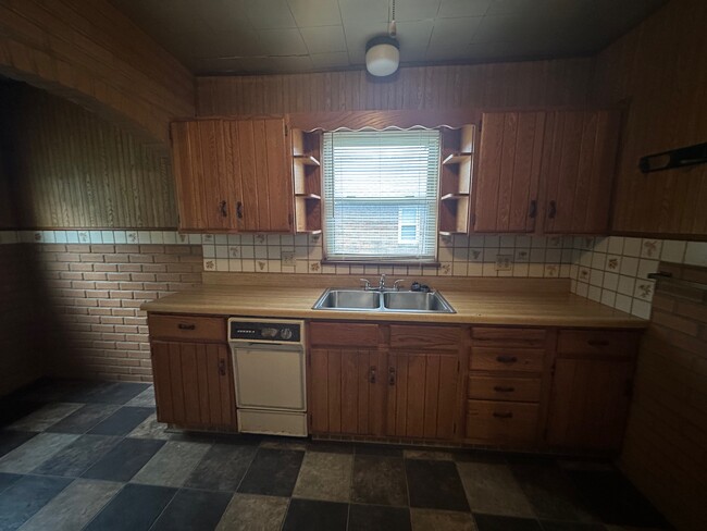 Building Photo - 931 Garfield Pl