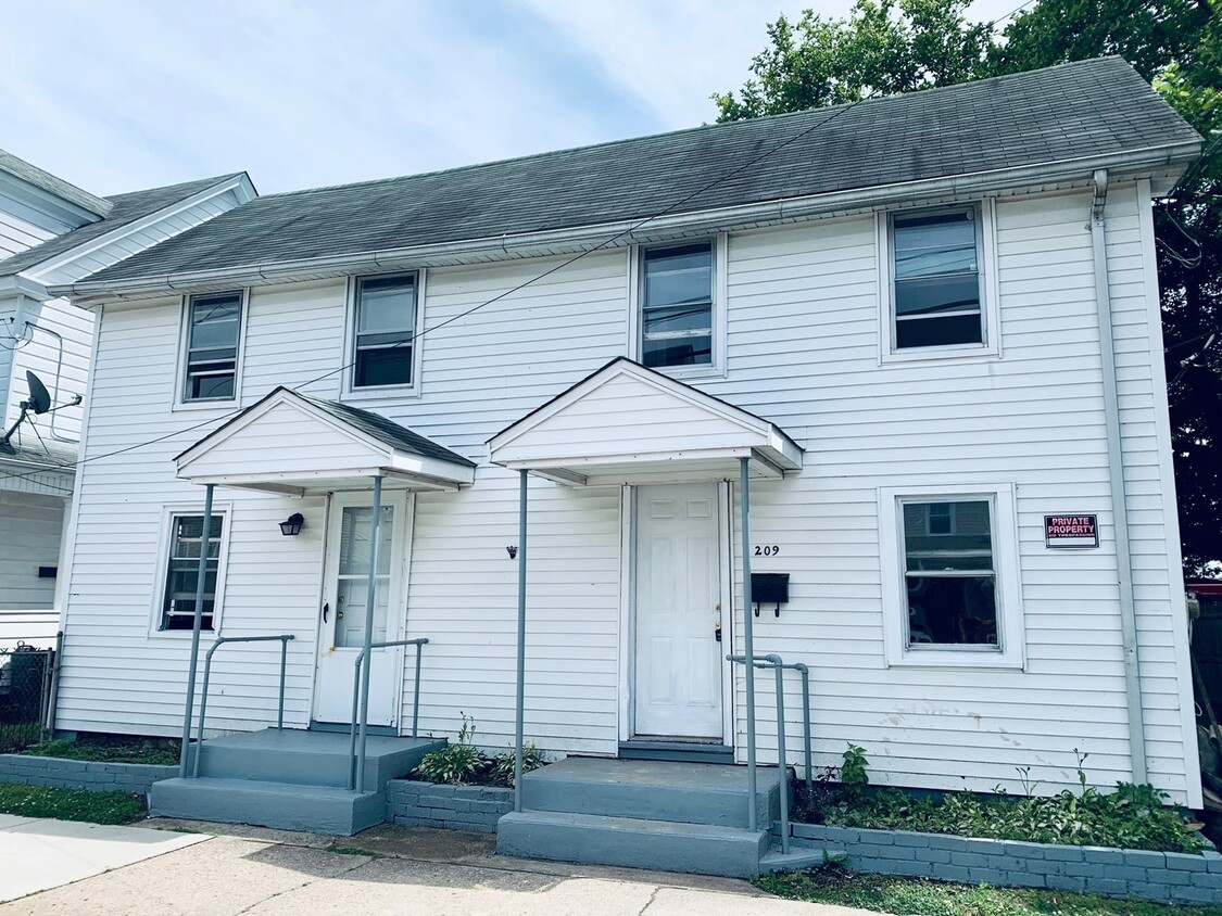 Primary Photo - Five Bedroom, single-family house