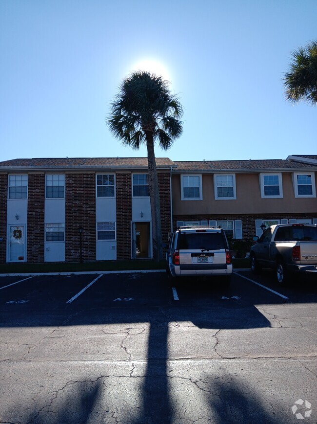 Building Photo - 2200 S Palmetto Ave