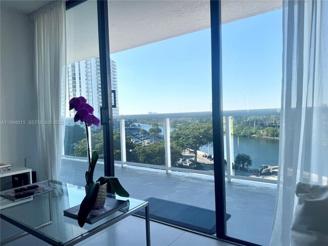 Foto del edificio - 20505 E Country Club Dr