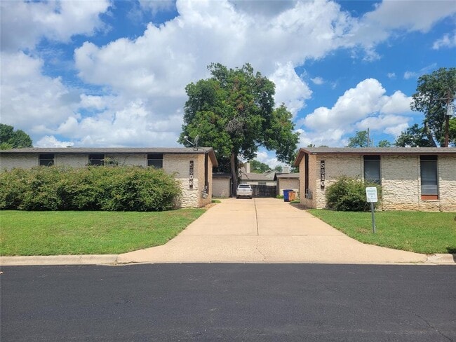 Building Photo - 5808 Nassau Dr