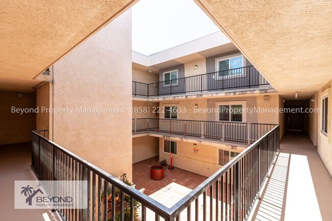 Foto del edificio - 4452 Mentone St