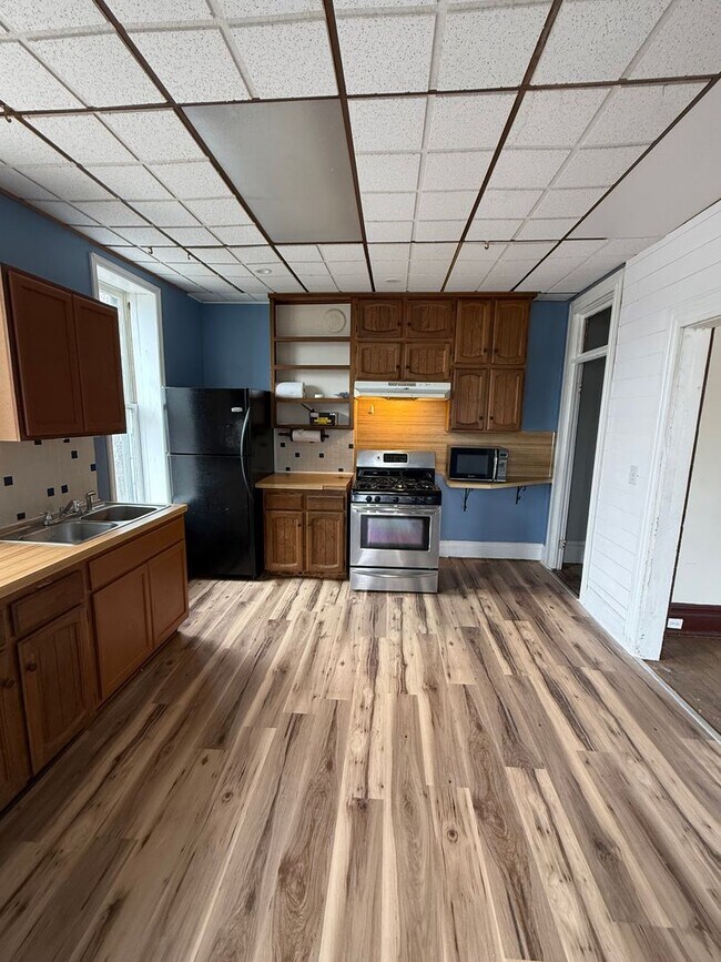 Building Photo - 49 W Commerce St