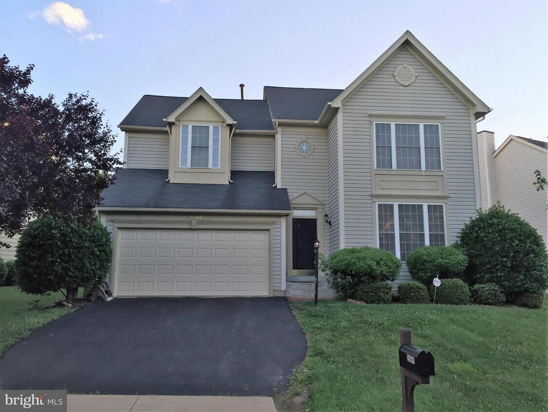 20589 Twelve Oaks Way, Ashburn, VA 20147 House Rental in Ashburn, VA