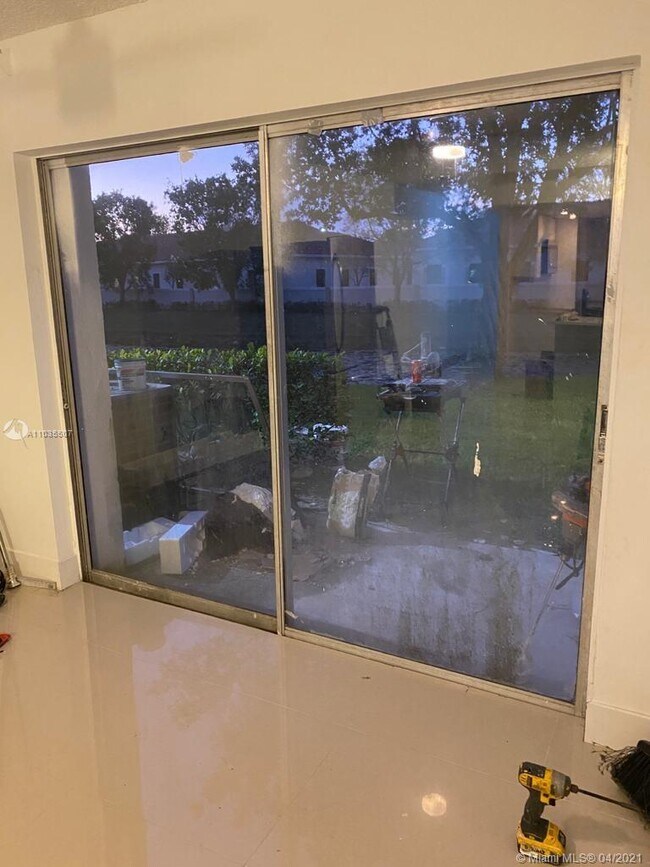 Foto del edificio - 3248 Coral Ridge Dr