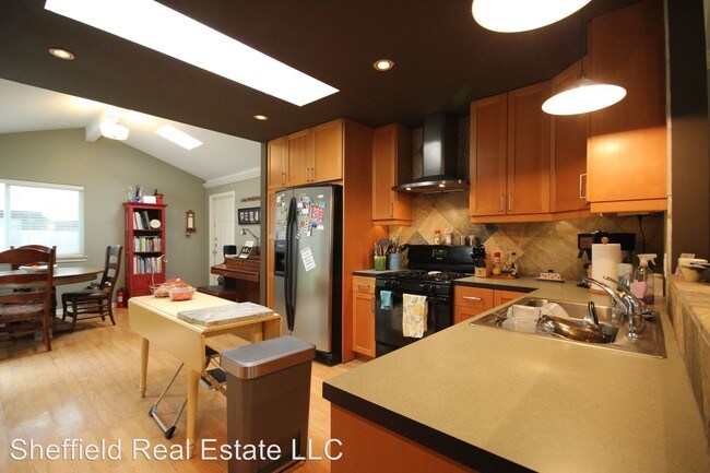 Building Photo - 11902 Broad Oaks Dr