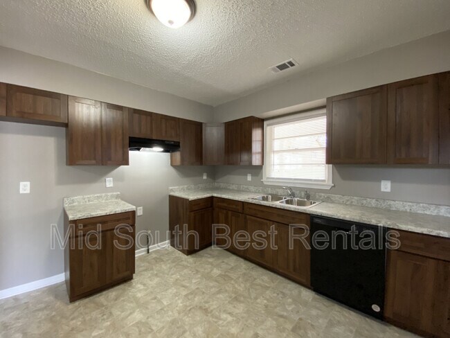 Foto del edificio - 1286 Rutland Rd