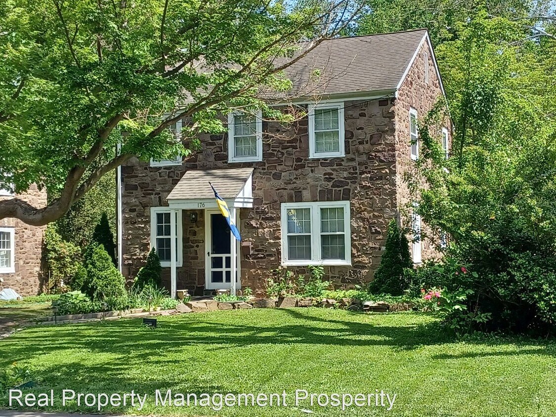 Primary Photo - 3 br, 1 bath House - 176 N Main St