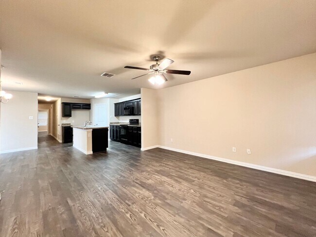 Foto del edificio - 660 River Garden Dr