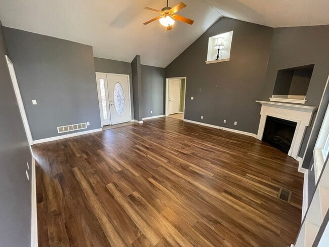 Building Photo - Awesome Home Great Location for Rent