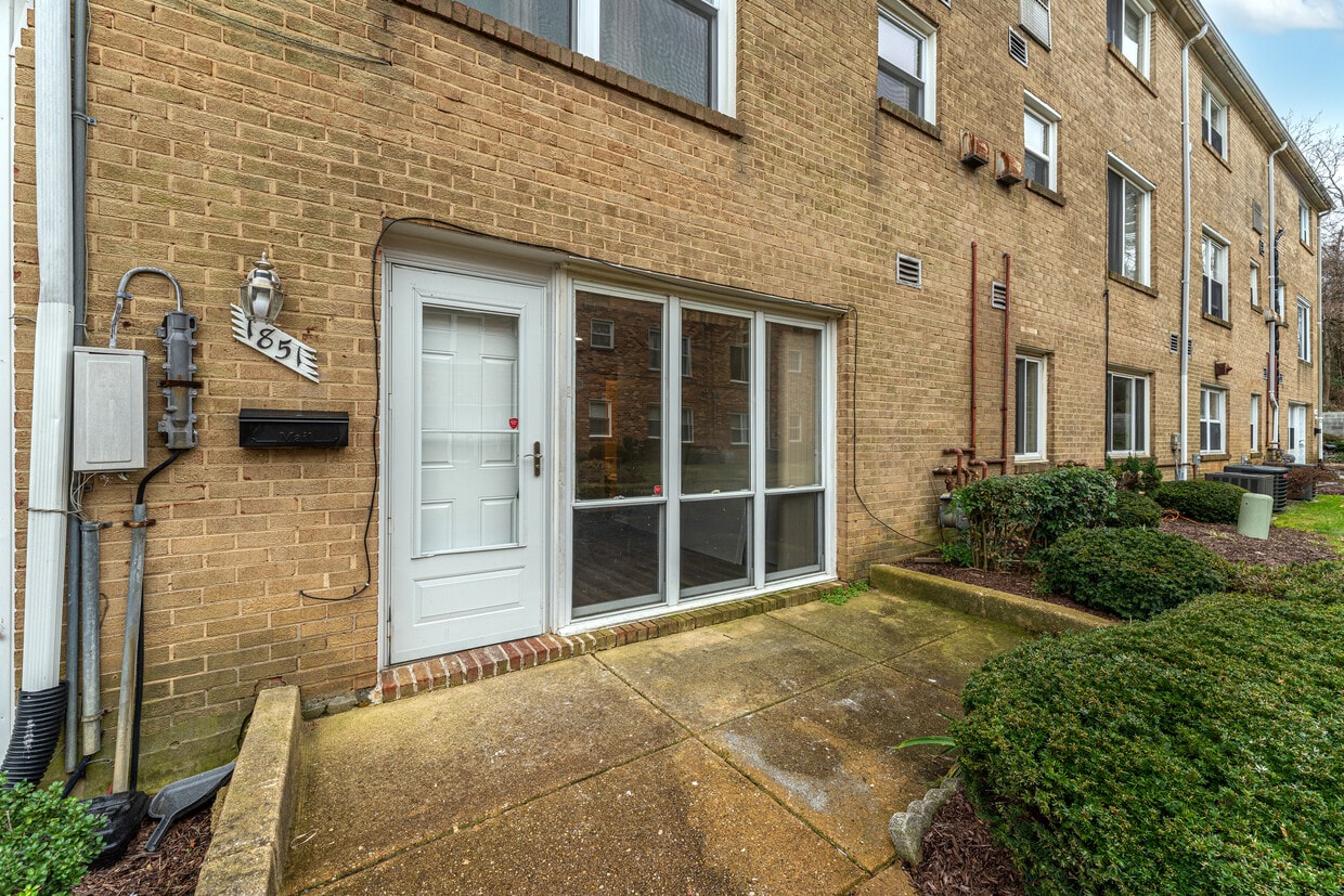 1851 Addison Rd S Unit 1851, District Heights, MD 20747 Condo for