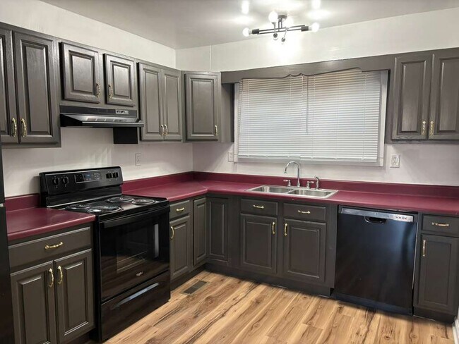 Foto del edificio - 509 E Forrest St