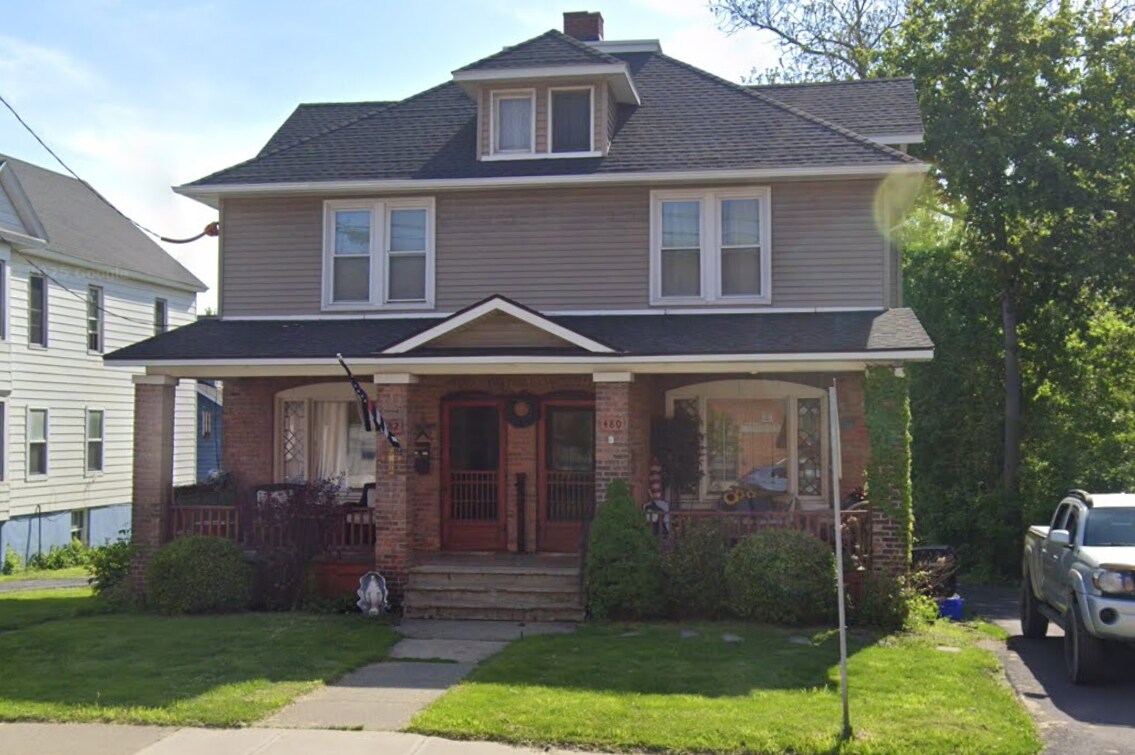 Foto principal - 482 Pawling Ave