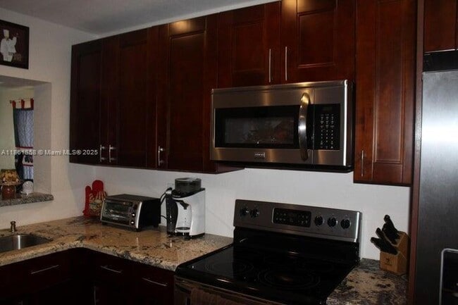 Building Photo - 2294 NW 63rd Ave