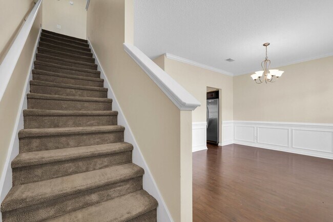 Foto del edificio - 659 Red Oak Ln