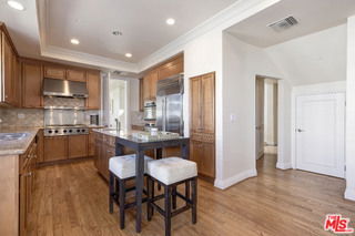 Foto del edificio - 132 S Maple Dr