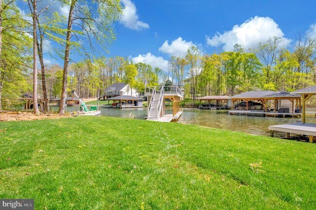 Foto del edificio - 44 Deep Crk Cir