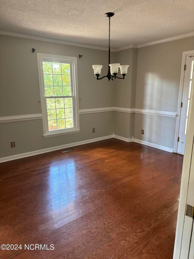 Foto del edificio - 147 Pine Ridge Dr