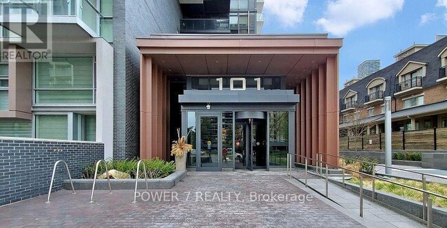 Photo du bâtiment - 101 Erskine Ave