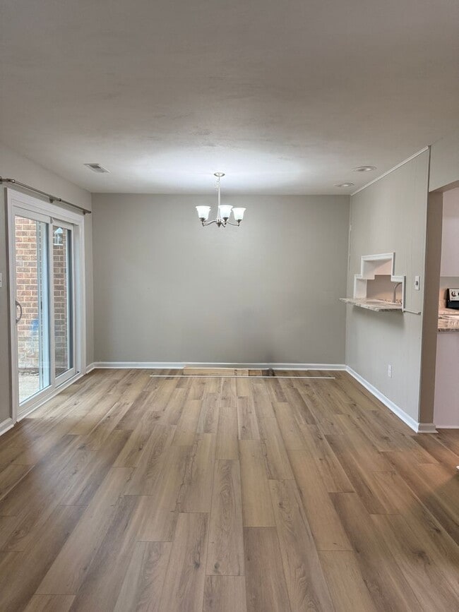 Building Photo - Thoroughgood