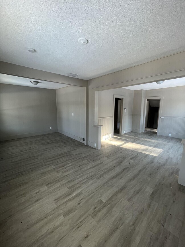 Foto del edificio - 4331 11th St