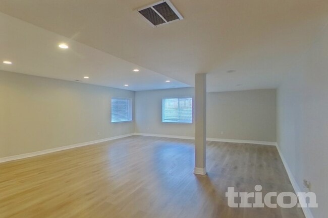Building Photo - 6748 Lamine Dr