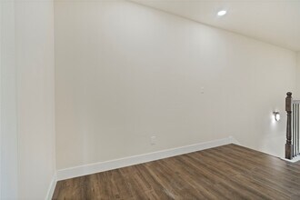 Building Photo - 8027 Virgil St
