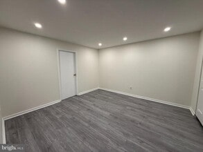 Building Photo - 205 N 9th St