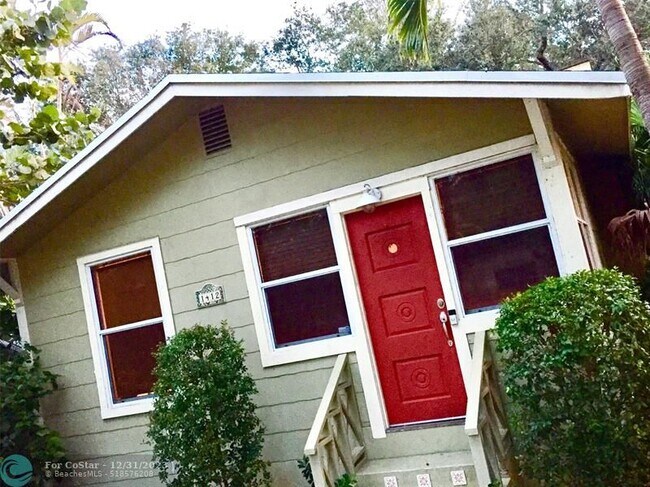 Building Photo - 1412 SW 7th St