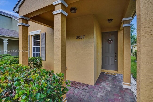 Foto del edificio - 2057 SE Avon Park Dr