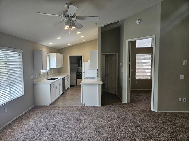 Building Photo - 7520 E Earll Dr