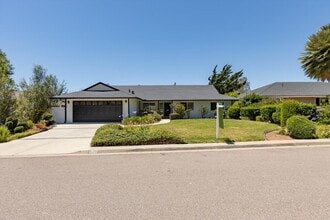 Building Photo - 1304 San Julian Dr