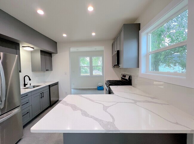 Foto del edificio - 3783 Maxwell St