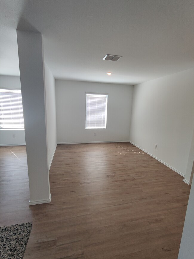Building Photo - 1209 Catclaw Rd